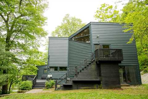 Want an Escape From NYC? Here’s a $675K Cabin in the Woods