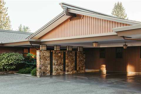 Near Vancouver, a Japanese-Inspired Midcentury Home Lists for $3.8M