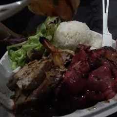 Diamond Head Market & Grill Review | Ultimate Surf & Turf Local Plate 🌺🍖🐟 Travel Vlog 🌍🍴