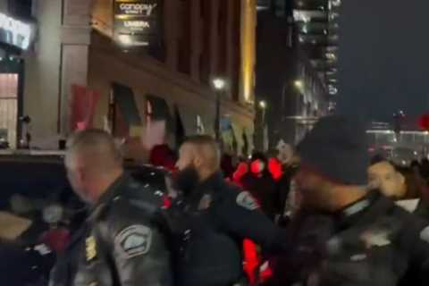 BREAKING: Minneapolis Police, INCLUDING THE CHIEF, Retreat After Anti-ICE Rioters Attack Them and Seize Control (VIDEOS)