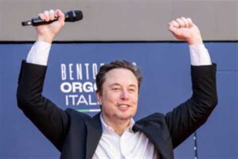 Elon Musk floats Ryanair takeover amid public spat with Michael O’Leary