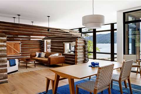 It’s a 20th-Century Log Cabin—and Now the Living Room of Their Lake House