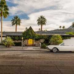 For $1.8M, a Palm Springs Midcentury That Feels Like a Trip to the Tropics