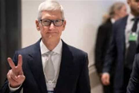 Apple posts record iPhone sales as Mac revenues fall
