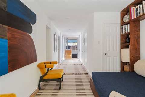 Le Corbusier’s Villa Savoye Inspired This $695K Midcentury in Albuquerque