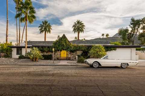 For $1.8M, a Palm Springs Midcentury That Feels Like a Trip to the Tropics