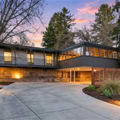 Near Sacramento, a Midcentury Time Capsule Is on the Market for $1.8M