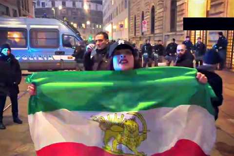 Trump-Supporting Iranian Diaspora Face Off With Italian Leftists Protesting the Strikes in Front of the US Embassy in Milan