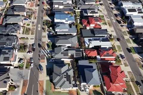 Economist says interest rate hikes expected to gradually slow home price growth