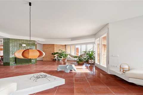 This ’70s Barcelona Home Was Reimagined Like a Game of Tangram
