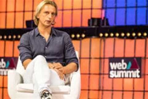 Revolut posts record £1.7bn profit as it eyes UK credit card launch