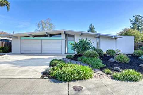 For $1.3M, You Can Scoop Up a Mint-Condition Bay Area Eichler