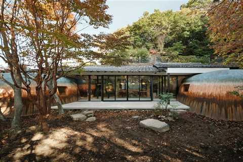 The Clay Domes Anchoring This Japanese Home Are Basically a Life-Size Ceramics Project