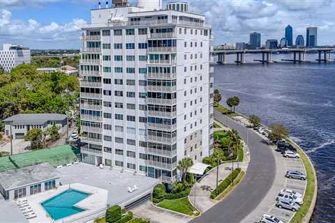 There’s a Hidden Bedroom in This Rebuilt Florida Apartment Seeking $475K