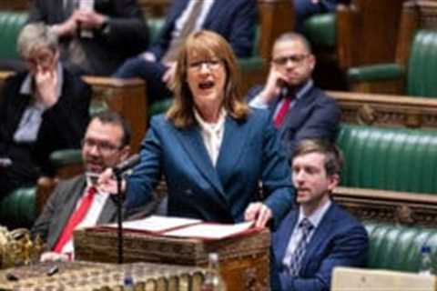 Reeves tightens windfall tax on renewables as ministers move to sever gas-electricity link