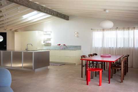 It Took Over a Year to Bring This SoCal Midcentury From Flea-Infested to a Soft Industrial Dream