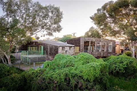 There’s a Canyon Oasis Behind This $2.5M San Diego Home