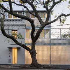 It Was a Pub, Then a Grocery Store. Now It’s a Home With a Three-Level Glass Block Addition