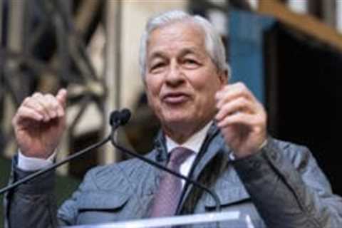 JPMorgan threatens to scrap Canary Wharf skyscraper if Labour swings left on bank taxes