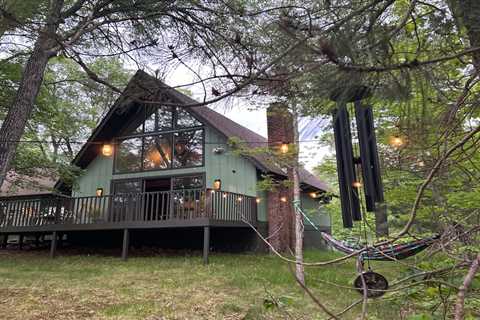That ’70s Cabin Just Listed in Wisconsin for $445K