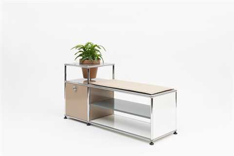 Why Are These Sleek Shelving Systems From the ’60s Suddenly Everywhere?
