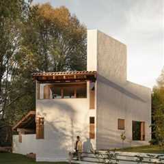 In Mexico, Three Generations of Family Set Down Roots With a Wooded Compound