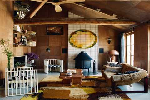 In Paris, a Top-Floor Apartment Wrapped in Top-Shelf Materials Seeks €1.1M