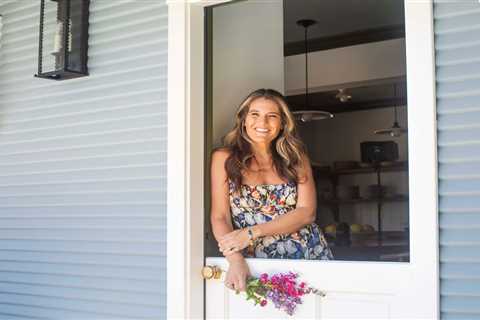 Bestselling Cookbook Author Caroline Chambers Did Her Best to Speed-Reno Her Kitchen—With No Regrets