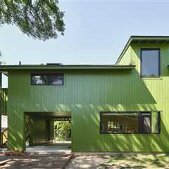 It Was a Picnic Table That Actually Inspired This Kelly Green Home in Austin