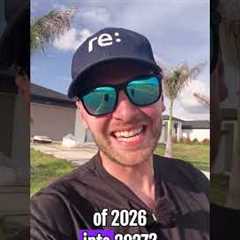 Florida's housing market downturn is accelerating (new builds houses lining streets)