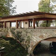 The New Owners of This L.A. Lloyd Wright Want to Party Like Hollywood Used To
