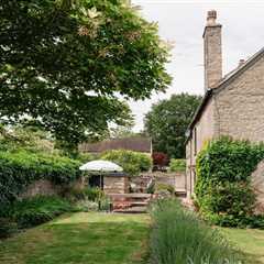 Peach, Ochre, and Neon-Green Paints Punch Up This £935K Cottage in Somerset