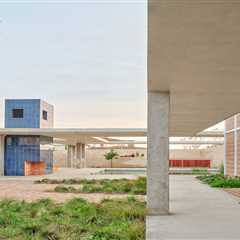 Breeze-Block Walls and Pavilions Make This Spanish Villa Exceptionally Airy