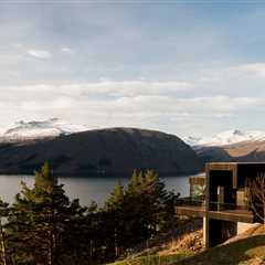 On Norway’s Western Coast, a Tiered Retreat Lets the Landscape Lead