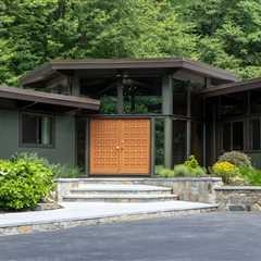Before & After: They Bought New York’s Famous Hexagon House—and Gave It a Kaleidoscopic Revamp