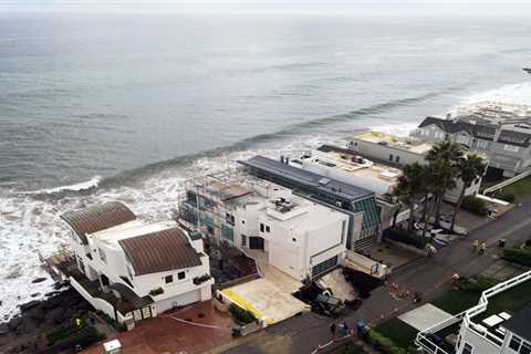 Nicolas Cage’s Malibu Home Has a Sink Hole—and Everything Else You Need to Know About This Week