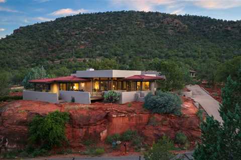 Enjoy Red Rock Views From This Glass-Encased Sedona Retreat Asking $2.1M