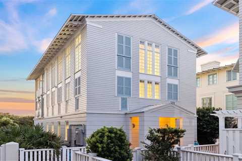 A Santa Rosa Beach Retreat Offers Panoramic Gulf Views for $11.5M