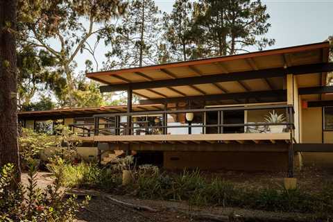 You Can Live Like It’s 1959 in This Midcentury Time Capsule Asking $1.9M