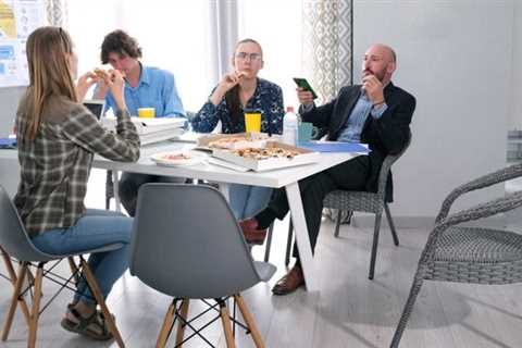 Rising Presenteeism? Your Employees’ Lunch Could Be to Blame