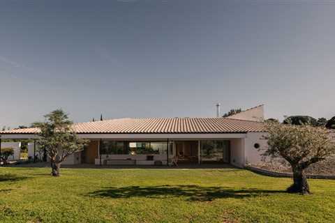 Prefab Meets Handicraft in This Airy Spanish Home