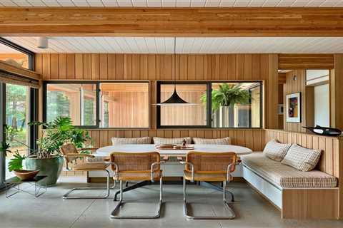 This Riverside Retirement Home in Ontario Doubles as a Family Compound