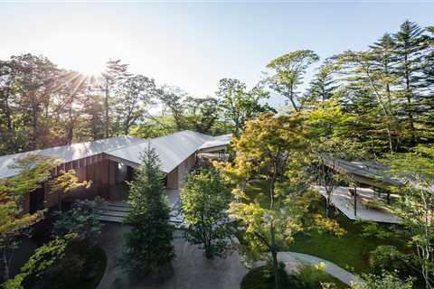 Kengo Kuma’s Roof/Birds Compound Lands on the Market in Japan for $10M