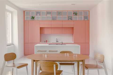 Grid Patterns—and Punchy Colors—Reorganize This 1930s Rome Flat