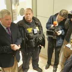WATCH: Democratic members of Congress blocked from entering USAID