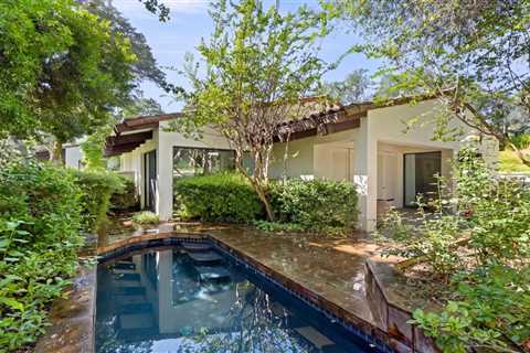 A Santa Barbara–Inspired Sanctuary Seeks $7.5M in Fair Oaks