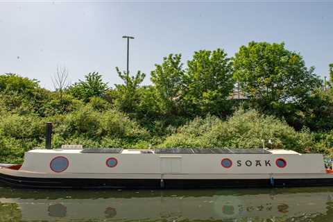 £32 Gets You Aboard This Floating Wood-Fired Sauna in London