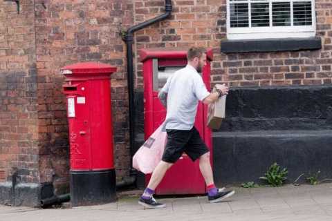 Royal Mail losing almost 400 postmen a week, CWU claims