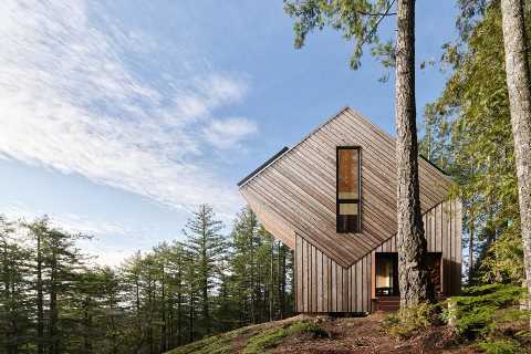 Two Days, One Helicopter, and the Perfect Prefab Cabin in British Columbia